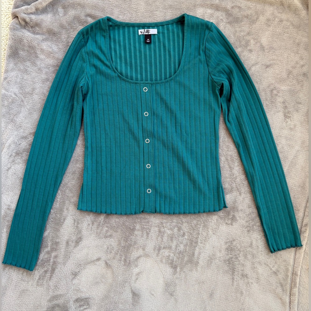 Vylette Long Sleeve Teal Blue-Green Top with Snaps